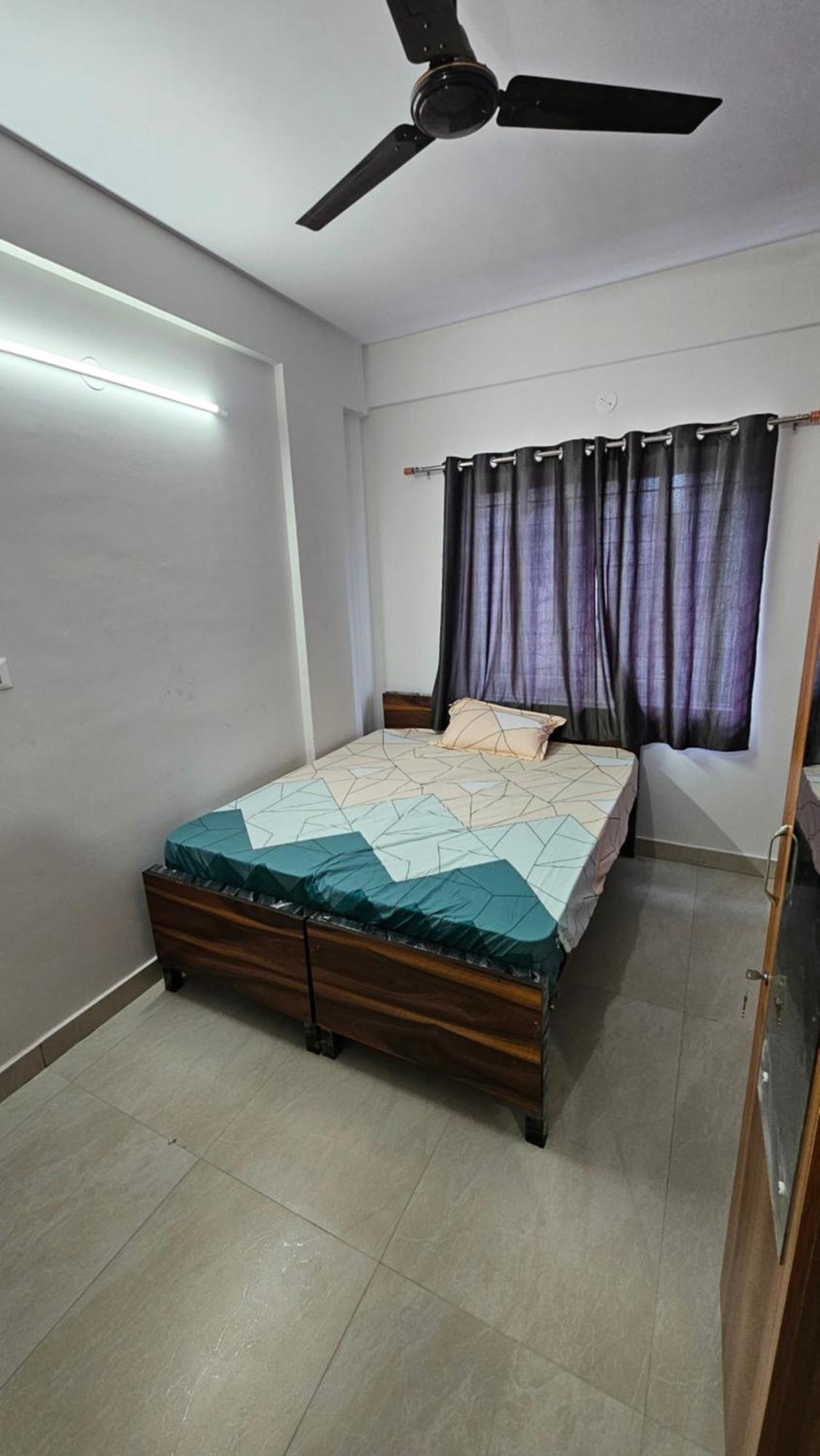 V2 Rooms Бенґалуру Номер фото